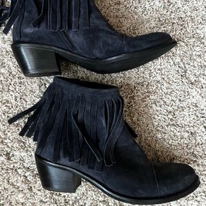 New suede fringe boots. Dark navy. Made in Italy.